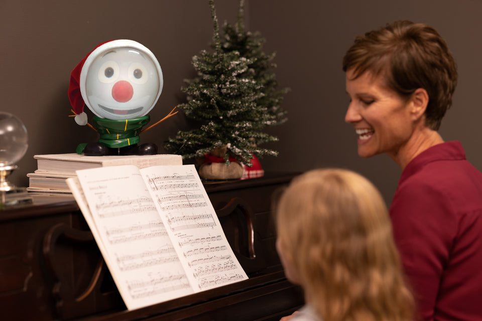 ANIMAT3D Mr. Chill Talking Animated Snowman with Built in Projector & Speaker Plug'n Play