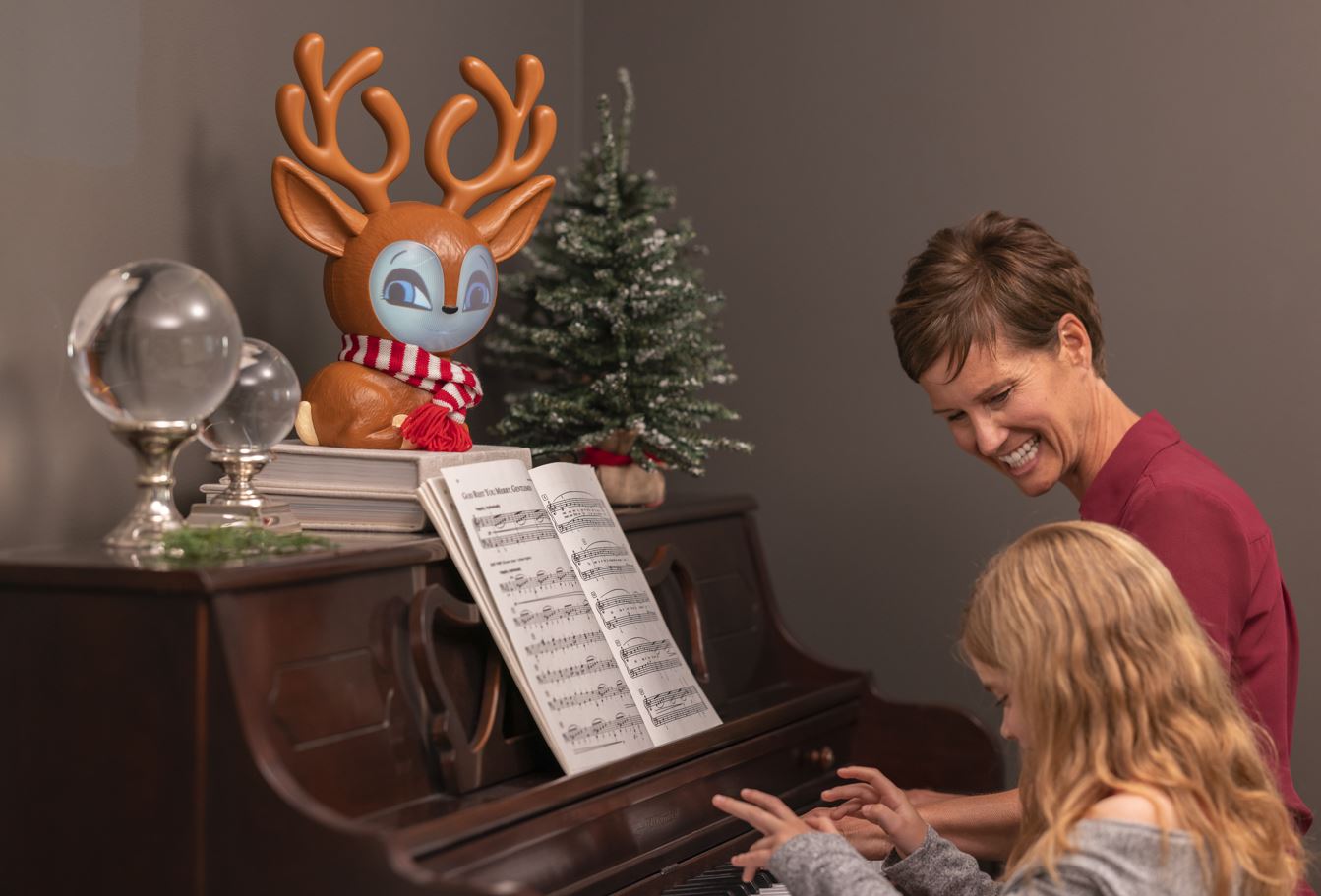 Hansa Toy Animated Talking And Singing Reindeer Lifesize 53Lx60H